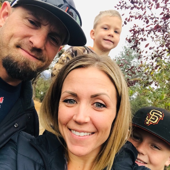 Meet your Posher, Dakota - Picture 1 of 1